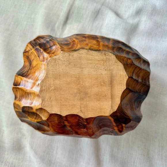 Vintage Carved Wooden Charcuterie Bowl with Handle - Picture 5 of 9